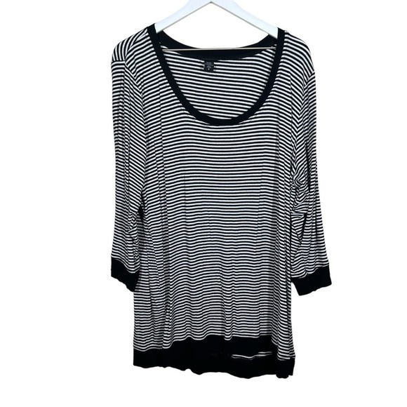 Torrid Womens Black & White Ribbed Striped Banded Bottom Top Plus Size 4X - Picture 1 of 8